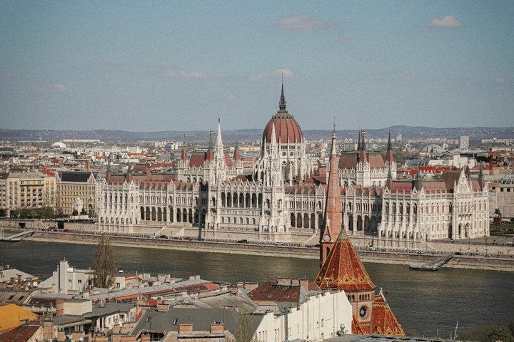 Vienna Budapest Bratislava w/ English-speaking Driver/Local Host