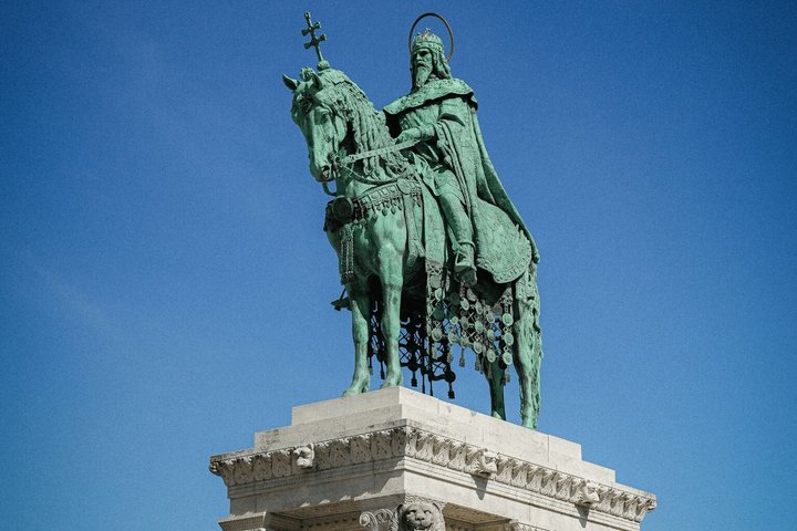 Vienna Budapest Bratislava w/ English-speaking Driver/Local Host