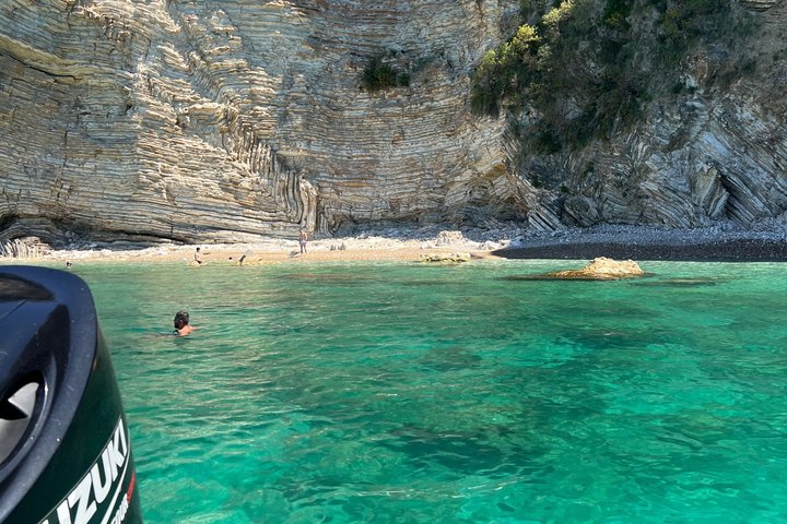 Saranda:Boat Tour to Kakome,Hidden Cave & Beaches,with snorkell.