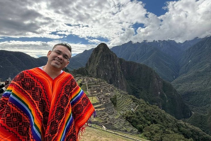 Machu Picchu Circuit 2 Entry Ticket and Private Official Guide