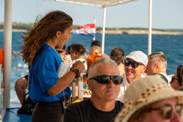 Medulin: All-Inclusive Pirate Boat Tour to Kamenjak Cave & Levan