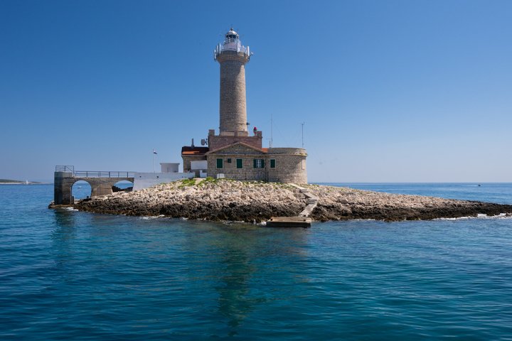 Medulin: All-Inclusive Pirate Boat Tour to Kamenjak Cave & Levan