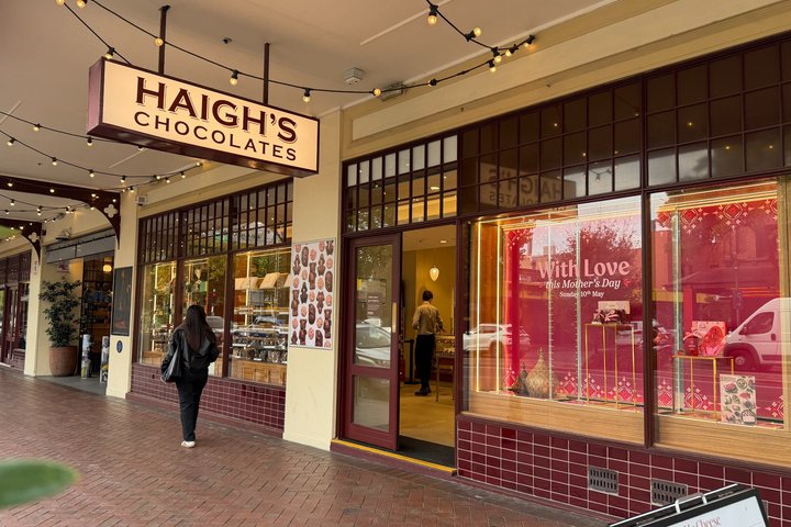Adelaide Gems in a Day: Hahndorf, Glenelg Beach, City Tour 6.5hrs
