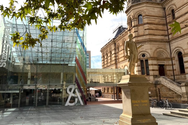 Adelaide Gems in a Day: Hahndorf, Glenelg Beach, City Tour 6.5hrs