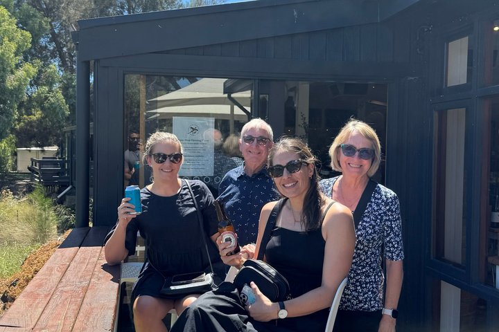 Adelaide Gems in a Day: Hahndorf, Glenelg Beach, City Tour 6.5hrs