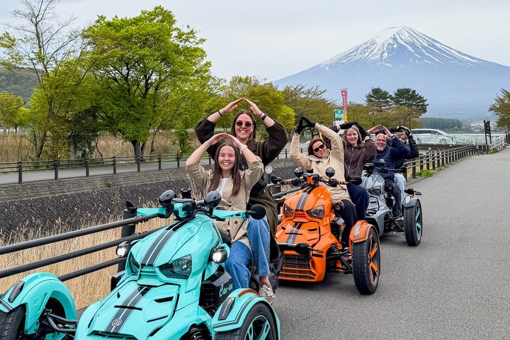 Mt. Fuji Scenic Trike Ride in Lake Kawaguchiko