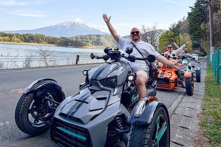 Mt. Fuji Scenic Trike Ride in Lake Kawaguchiko