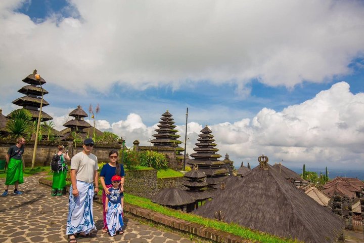 East Bali Tour: Mother Temple, Penglipuran and Tukad Cepung