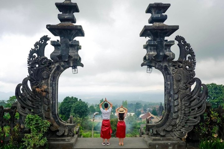 East Bali Tour: Mother Temple, Penglipuran and Tukad Cepung