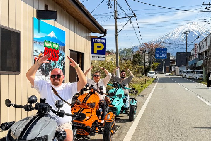 2 Hour Guided Mt Fuji Scenic Trike Tour in Lake Kawaguchiko