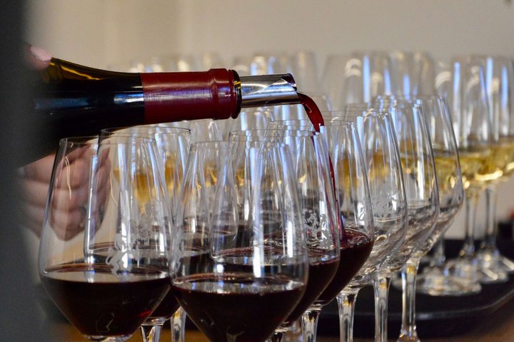 Lyon Wine Tasting: Small-Group Blind Tasting with a Sommelier
