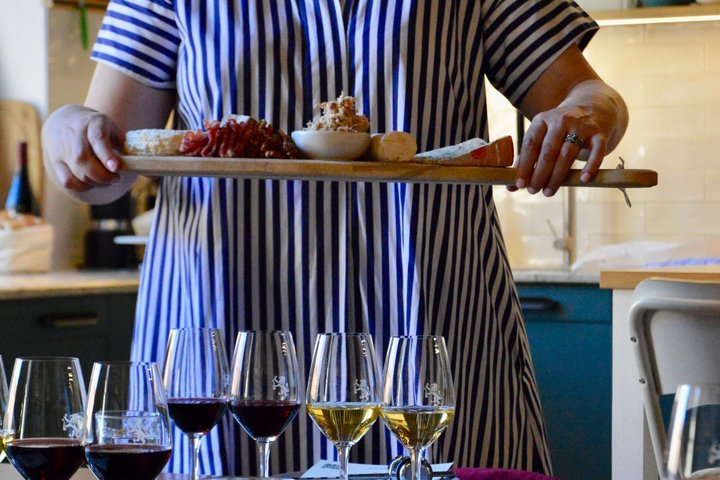 Lyon Wine Tasting: Small-Group Blind Tasting with a Sommelier