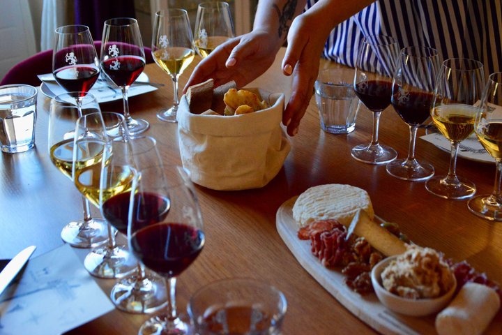 Lyon Wine Tasting: Small-Group Blind Tasting with a Sommelier