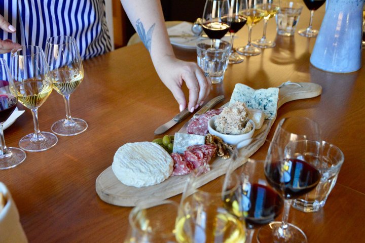 Lyon Wine Tasting: Small-Group Blind Tasting with a Sommelier