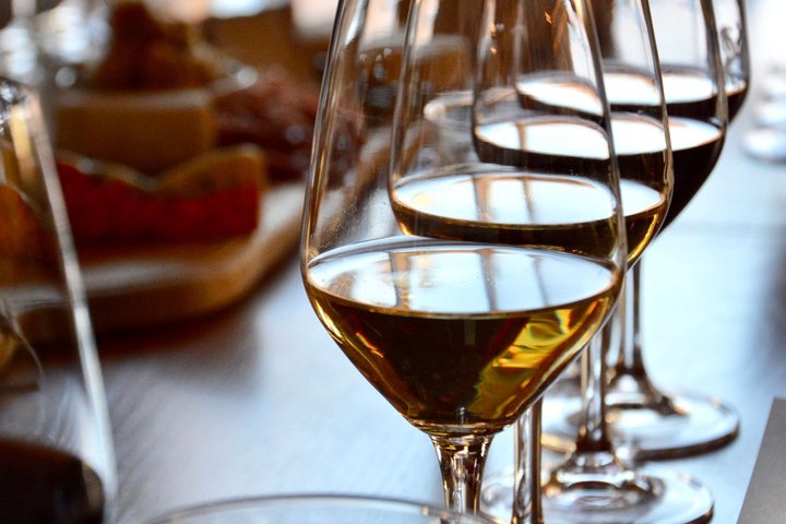 Lyon Wine Tasting: Small-Group Blind Tasting with a Sommelier