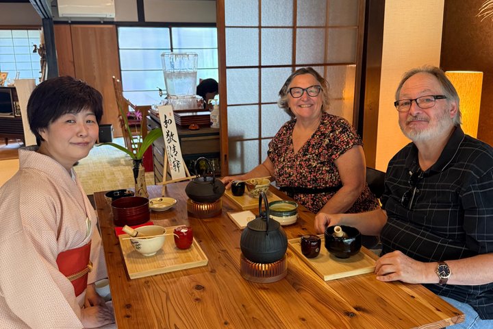 Kobe beef lunch with calligraphy and tea ceremony experiences