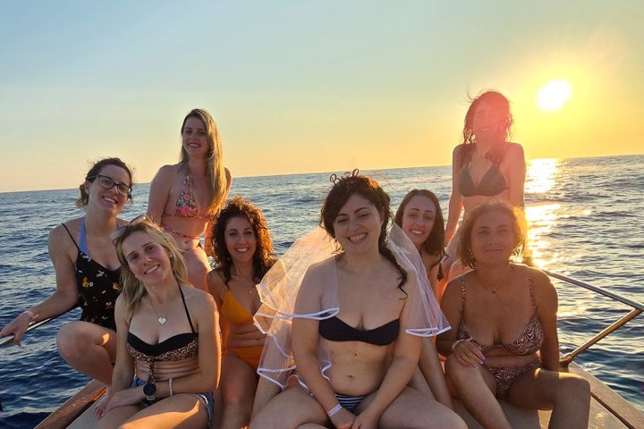Sunset Boat Tour and Cinque Terre Aperitif from Monterosso