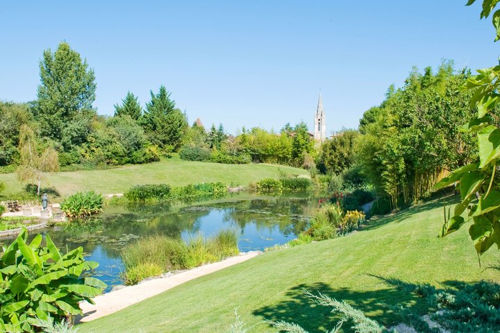 Rouen & Monet's Giverny Private Tour from Honfleur I Guide Option