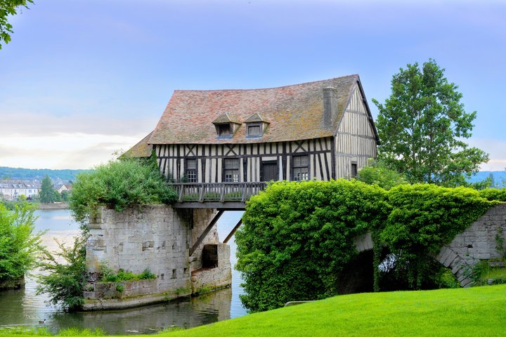 Rouen & Monet's Giverny Private Tour from Honfleur I Guide Option