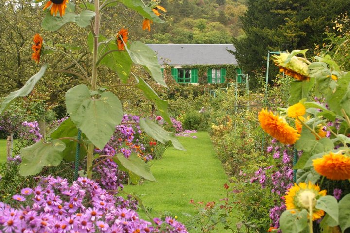 Rouen & Monet's Giverny Private Tour from Honfleur I Guide Option