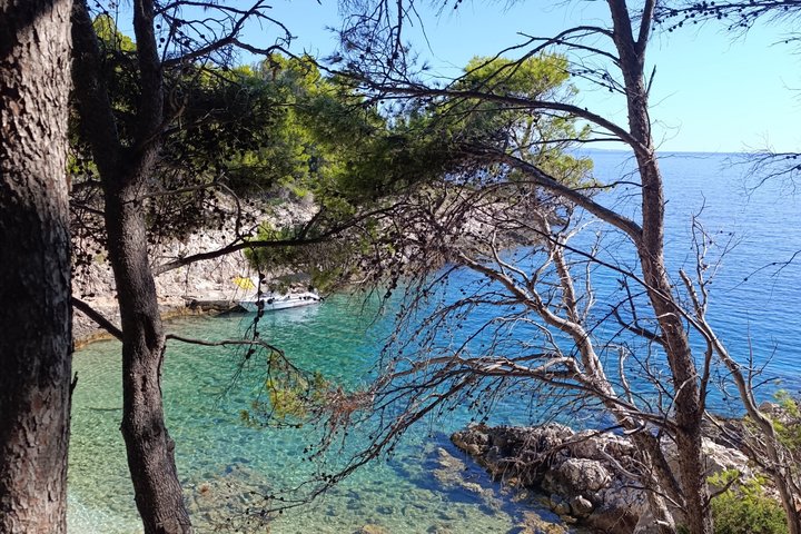 Private Boat Tour To Pakleni Islands and Red Rocks