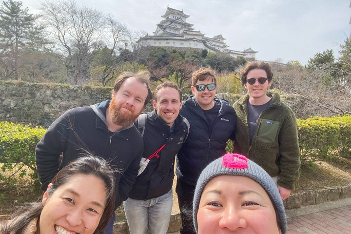 Himeji Castle Easy Bike Tour: Samurai History, Garden & Matcha