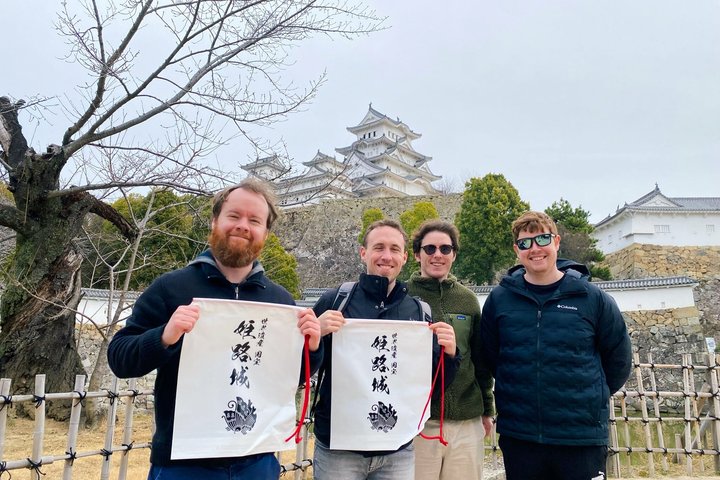 Himeji Castle Easy Bike Tour: Samurai History, Garden & Matcha