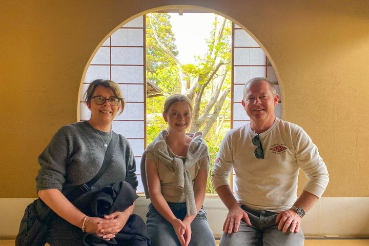 Himeji Castle Easy Bike Tour: Samurai History, Garden & Matcha