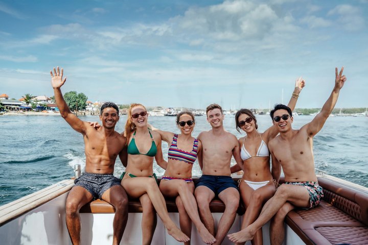 Nusa Penida Premium Day from Bali: Manta Rays, Yacht & Land Tour