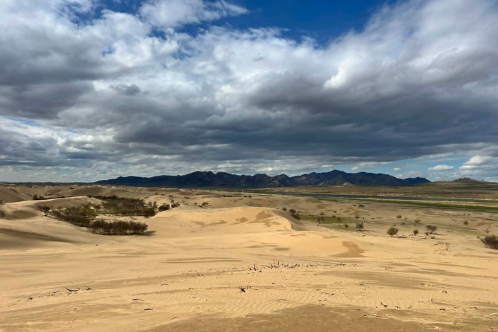 Semi Gobi / Kharkorum overnight trip (nomadic family stay)