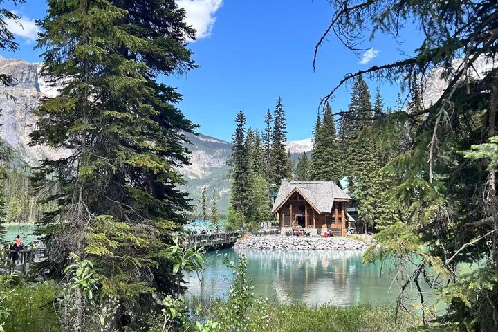 Lake Louise Moraine Lake Emerald Lake from Banff Canmore Calgary