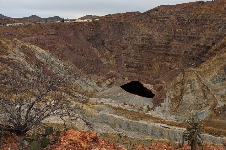 2 Hr Private Jeep Tour Old Bisbee Open Pits Lowell - Local Guide