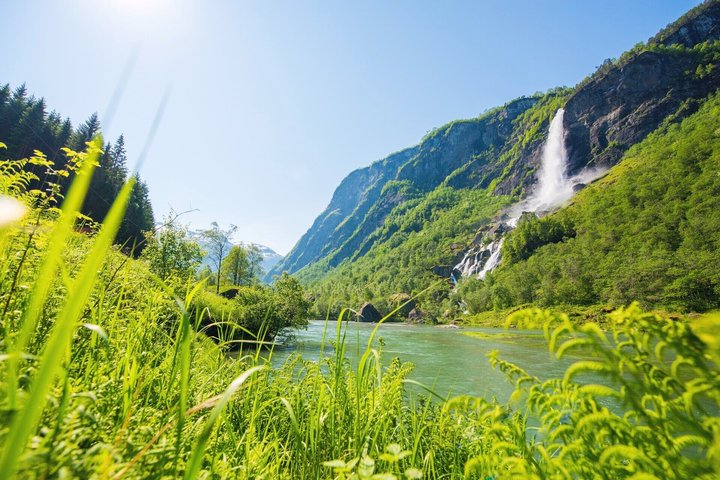 Guided tour - Viking Village, Nærøyfjord Cruise and Flåm Railway