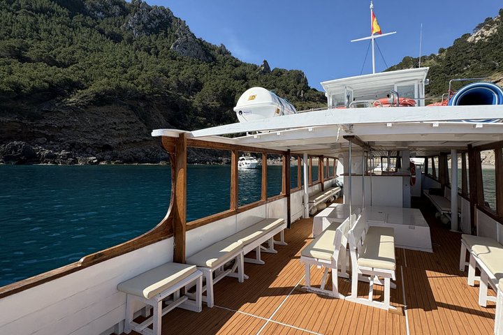 Morning Boat Trip in Alcudia with Swim Stop & Tapas