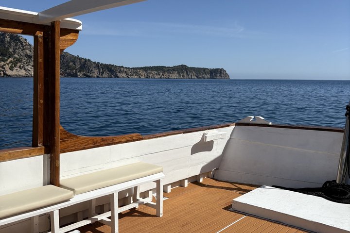 Morning Boat Trip in Alcudia with Swim Stop & Tapas
