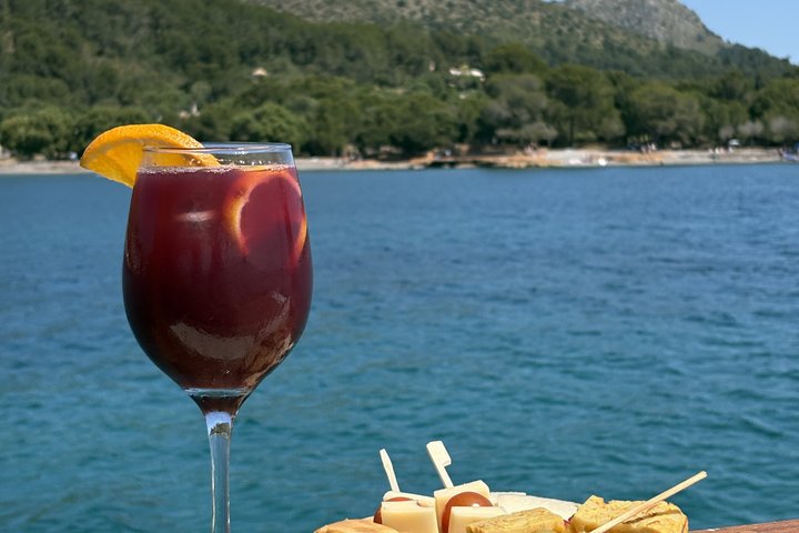 Morning Boat Trip in Alcudia with Swim Stop & Tapas