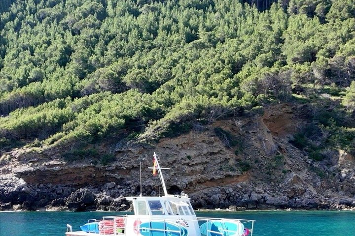 Morning Boat Trip in Alcudia with Swim Stop & Tapas