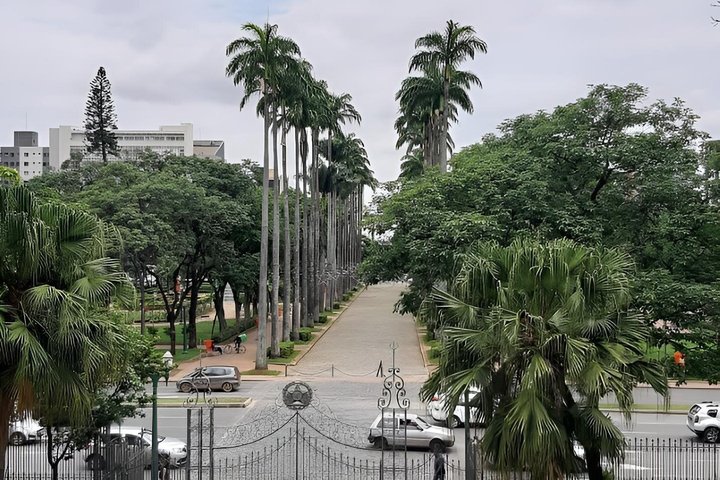 Historical and Artistic Car Tour in Belo Horizonte