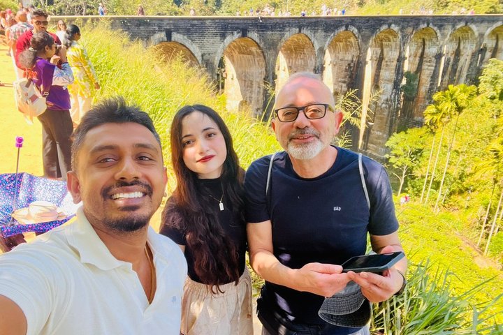 Kandy to Ella Trip by Car with Scenic Train Ride from Ambewela