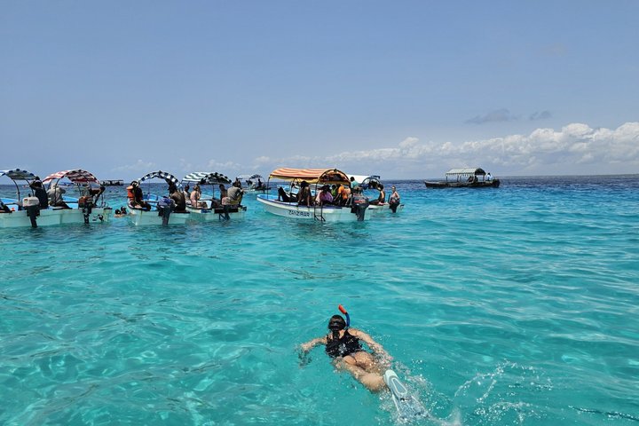 Mnemba Island Snorkeling and Kendwa Beach Tour