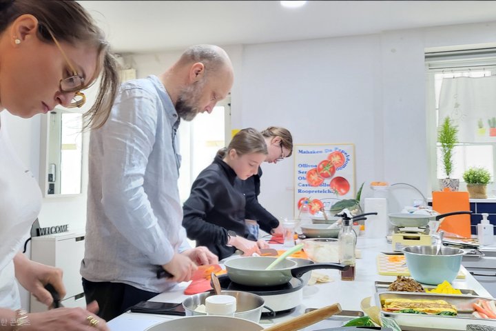 Korean Cooking Class in Gyeongju: Bibimbap, Gimbap & Omelette