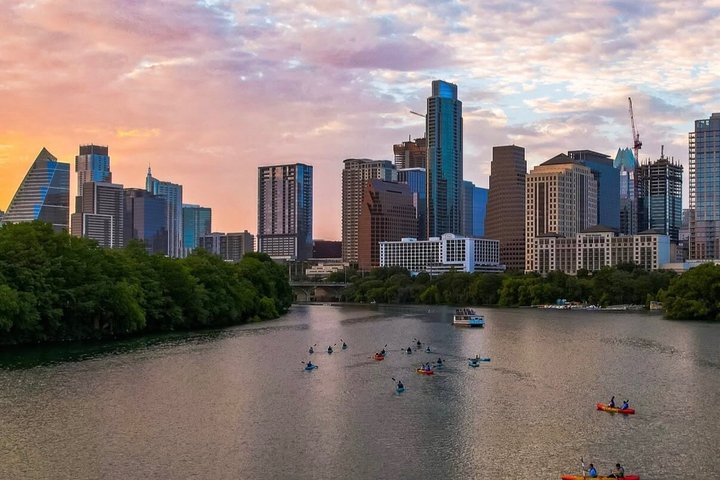 Guided Sunset Bat Kayak Tour in Austin
