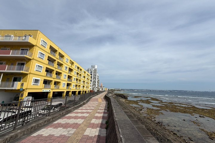 Okinawa Seaside Cycling Bike Tour in Chatan Pick-up available
