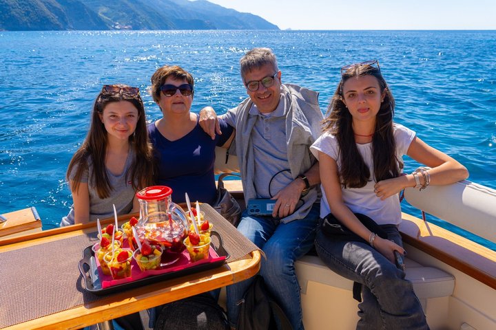 Sunset Boat Tour and Cinque Terre Aperitif from Monterosso