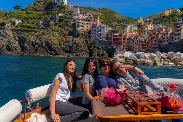 Sunset Boat Tour and Cinque Terre Aperitif from Monterosso