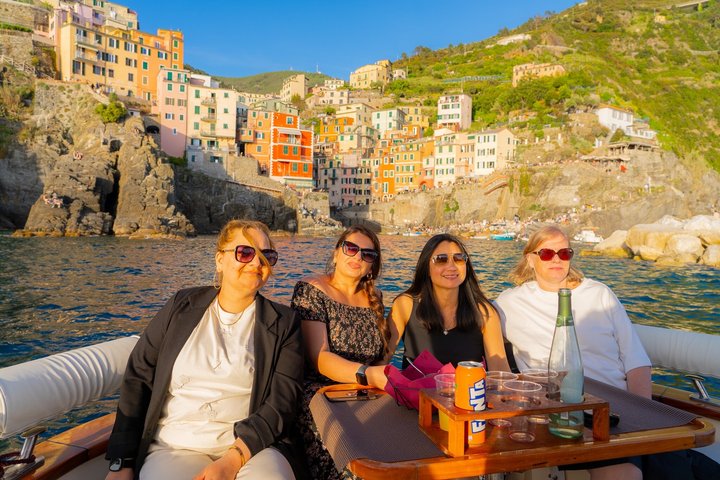 Sunset Boat Tour and Cinque Terre Aperitif from Monterosso