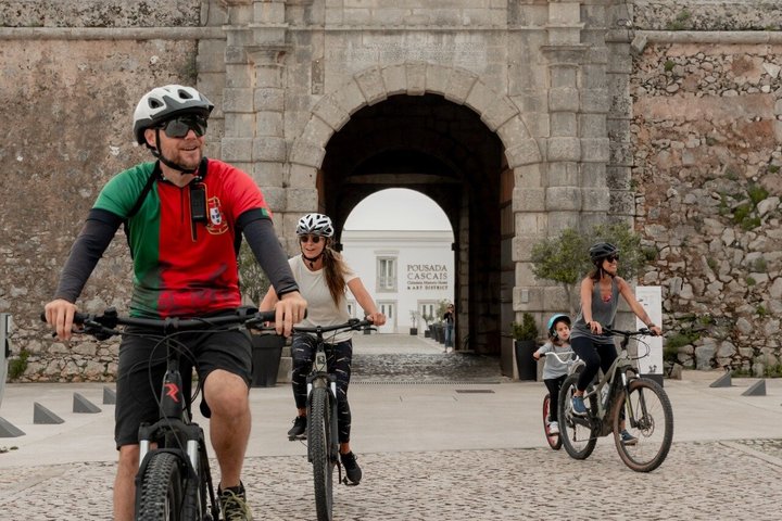 E-bike in the backroads of Cascais and Sintra