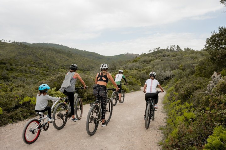 E-bike in the backroads of Cascais and Sintra
