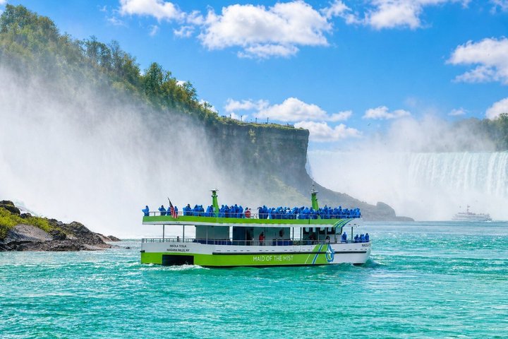 Niagara Falls 2-Day Tour from NYC with Corning & Finger Lakes