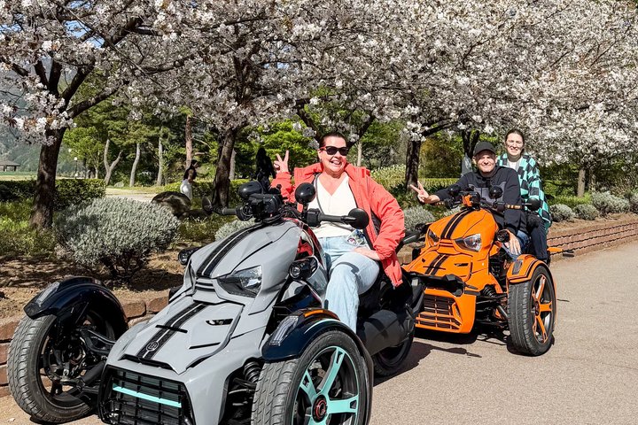 2 Hour Guided Mt Fuji Scenic Trike Tour in Lake Kawaguchiko